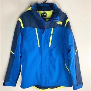 North Face MEN size Small HyVent jacket.